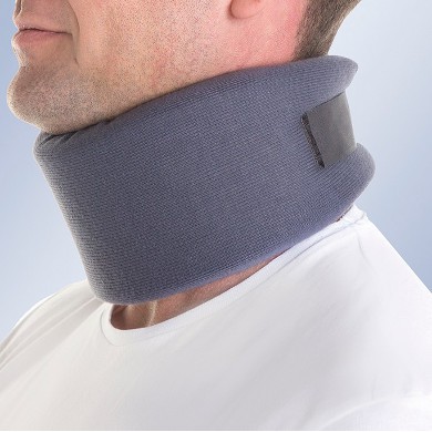 Colar cervical em espuma Colar cervical em espuma